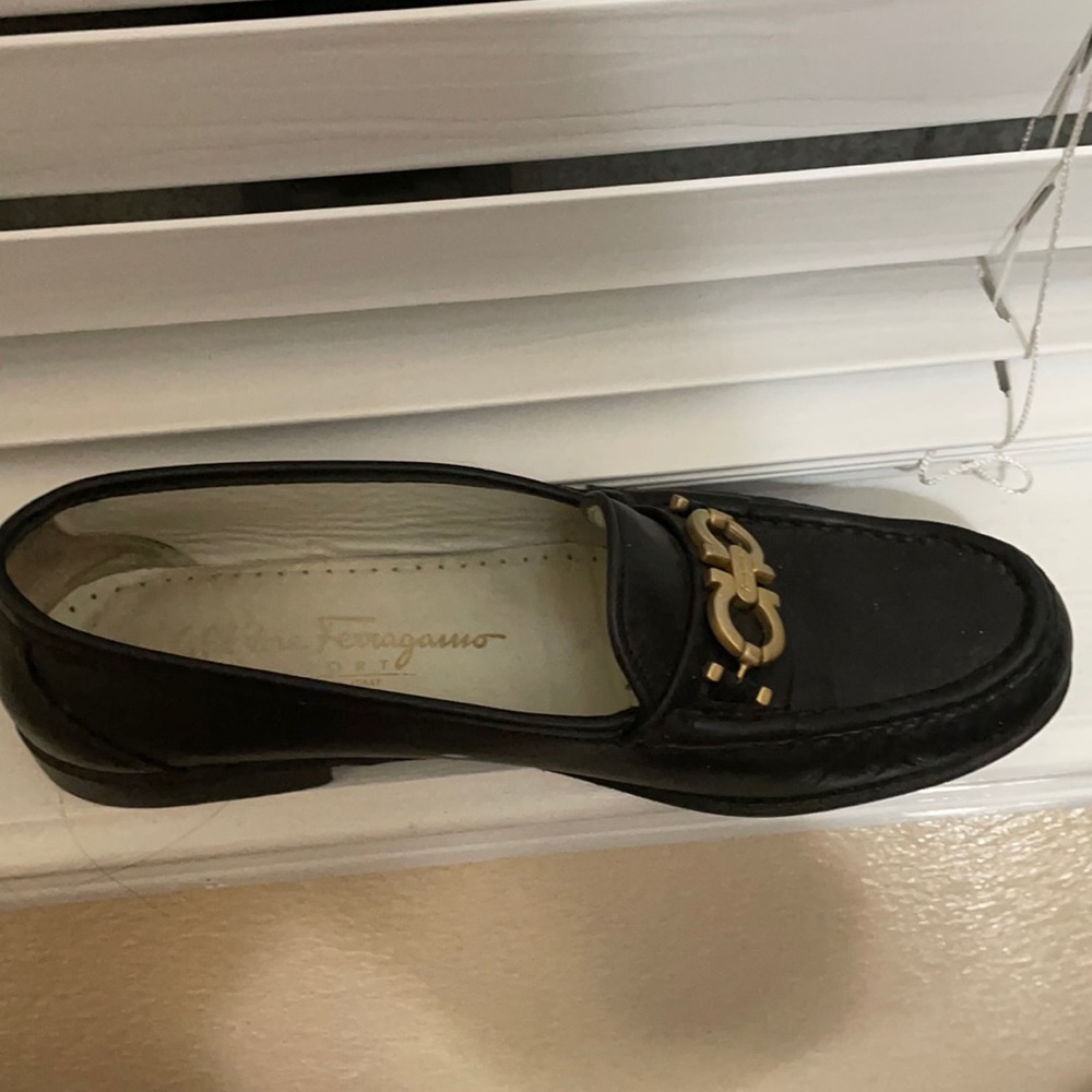 Salvatore Ferragamo Loafers/ flats